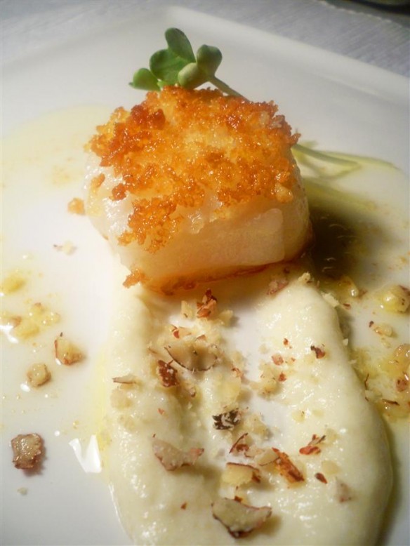Panko scallop with sunchoke puree and brown butter