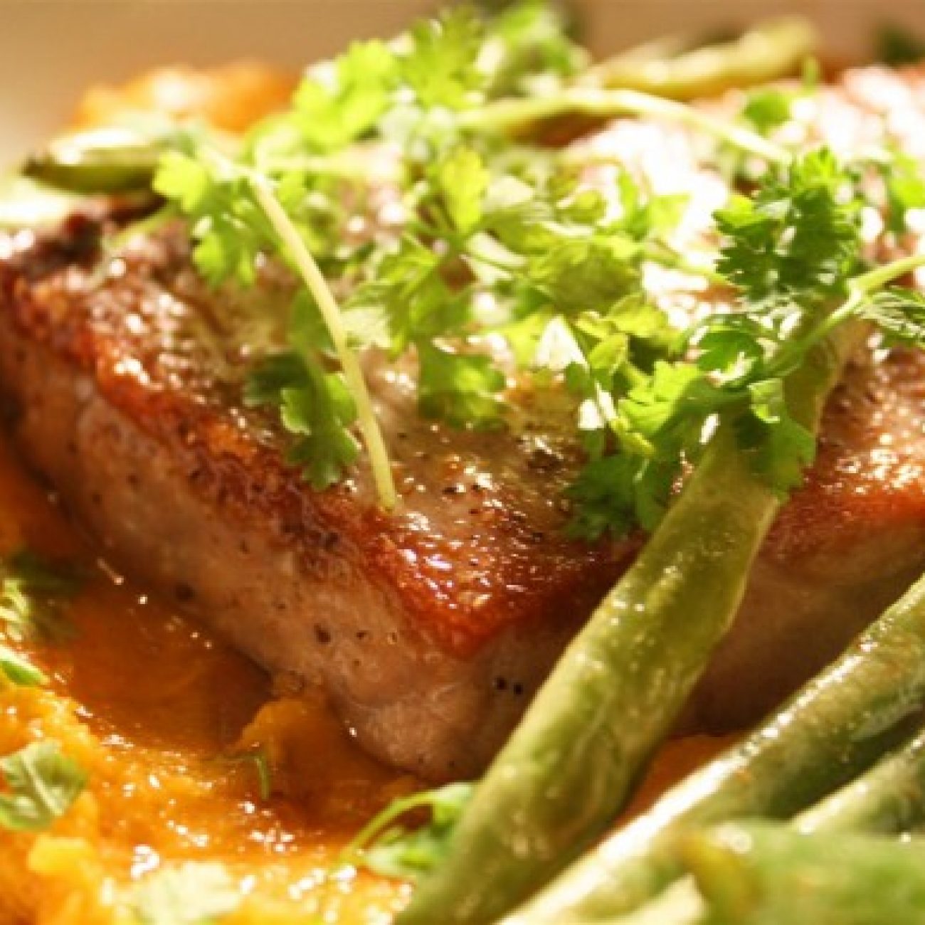 Seared tuna with creamy yams